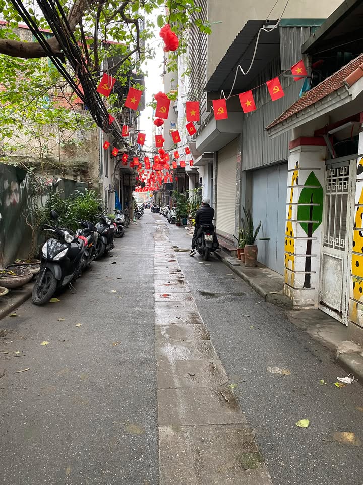Nhà Riêng Trương Định, Hoàng Mai 34m² - Ô tô vào tận nhà!