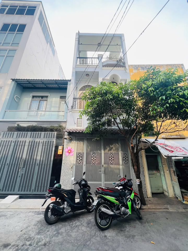 Nhà Riêng Tân Phú 42m² 6.75 Tỷ - Ô tô vào tận nhà, Sổ hồng sẵn!