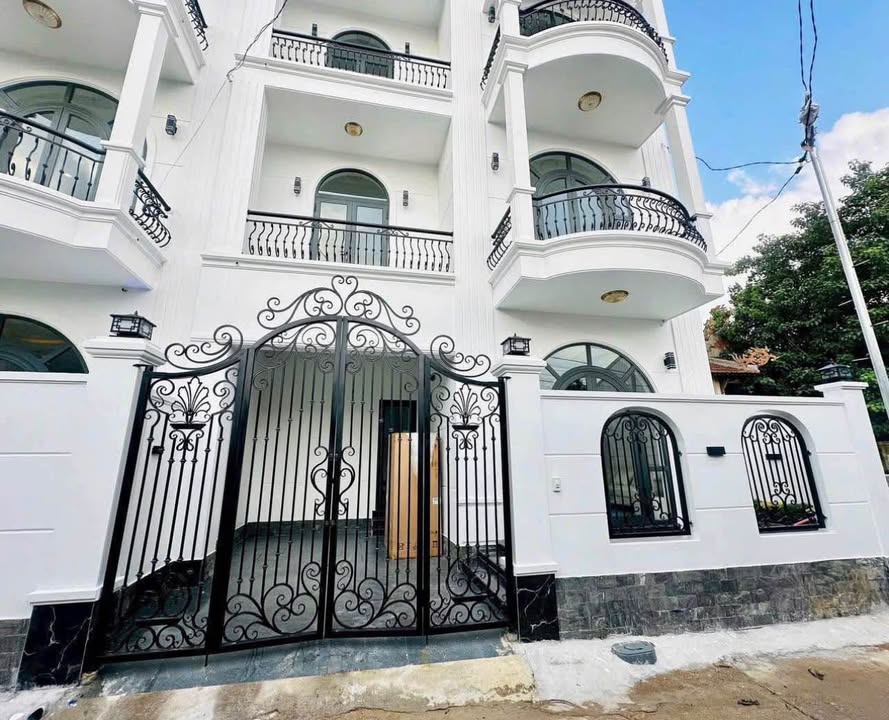 Nhà Hải Triều, Huế: 70m², 3PN, Ô tô vào nhà, Gần Chợ An Cựu