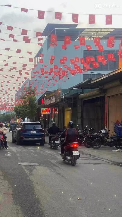 Nhà Riêng Cầu Giấy 80m² - Vị trí đẹp, Sổ đỏ sẵn sàng!