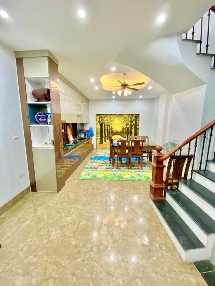 Nhà Riêng Quan Hoa 65m² 17.8 tỷ - Vị trí đẹp, kinh doanh sầm uất!