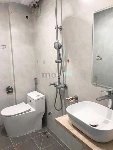 Nhà riêng Đông Quan Cầu Giấy 300m² giá 17 triệu - Sẵn sàng ở ngay!