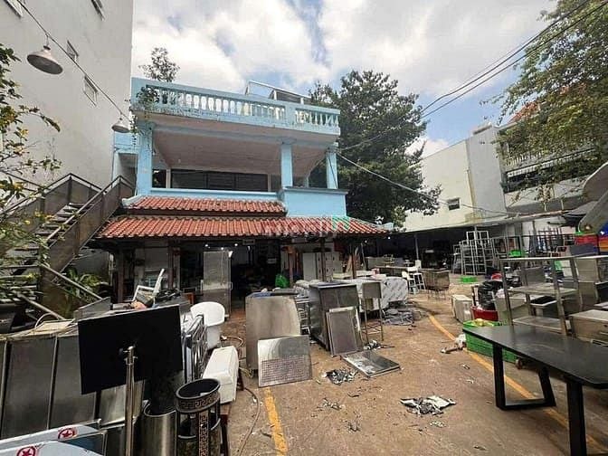 Cho thuê nhà mặt tiền 1200m² Nguyễn Trọng Tuyển, Tân Bình - Kinh doanh tự do