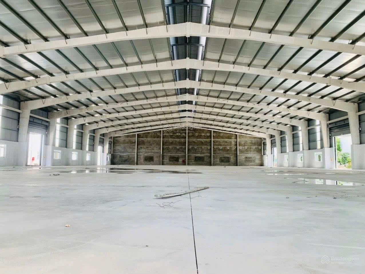 Cho thuê kho 2000m² đường Ỷ Lan, Gia Lâm - Container đỗ cửa