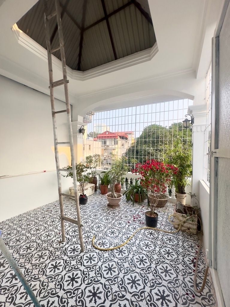 Nhà Lô Góc Hoàng Hoa Thám 4 Tầng, Ô Tô Vô, Kinh Doanh Tốt - 31m²