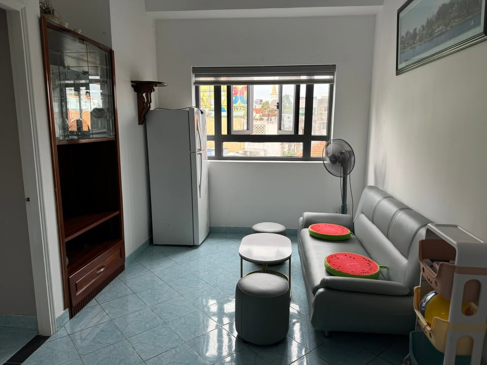 Cho thuê căn hộ 3PN Nguyễn Trãi, Q1 - Nội thất đủ, 15 triệu/tháng