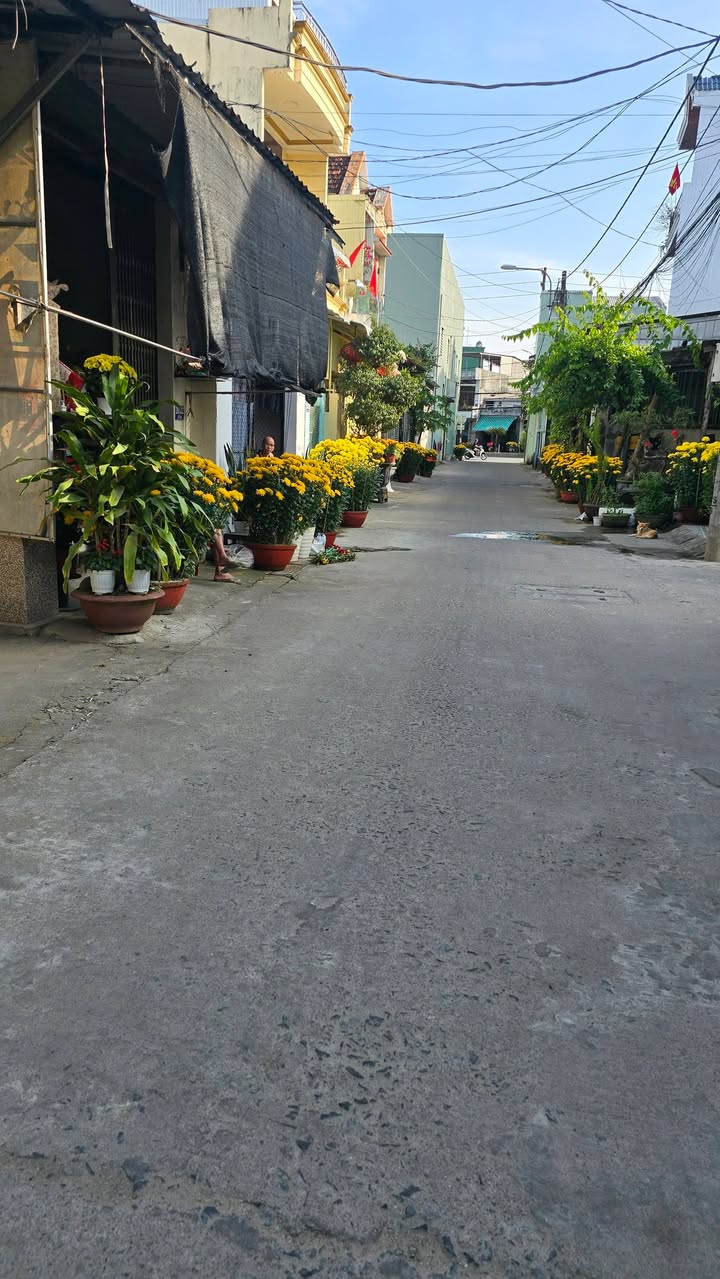 Đất nền Hẻm Lê Lợi, Quảng Ngãi 70m² - Sổ đỏ chính chủ, ô tô vào tận nơi!