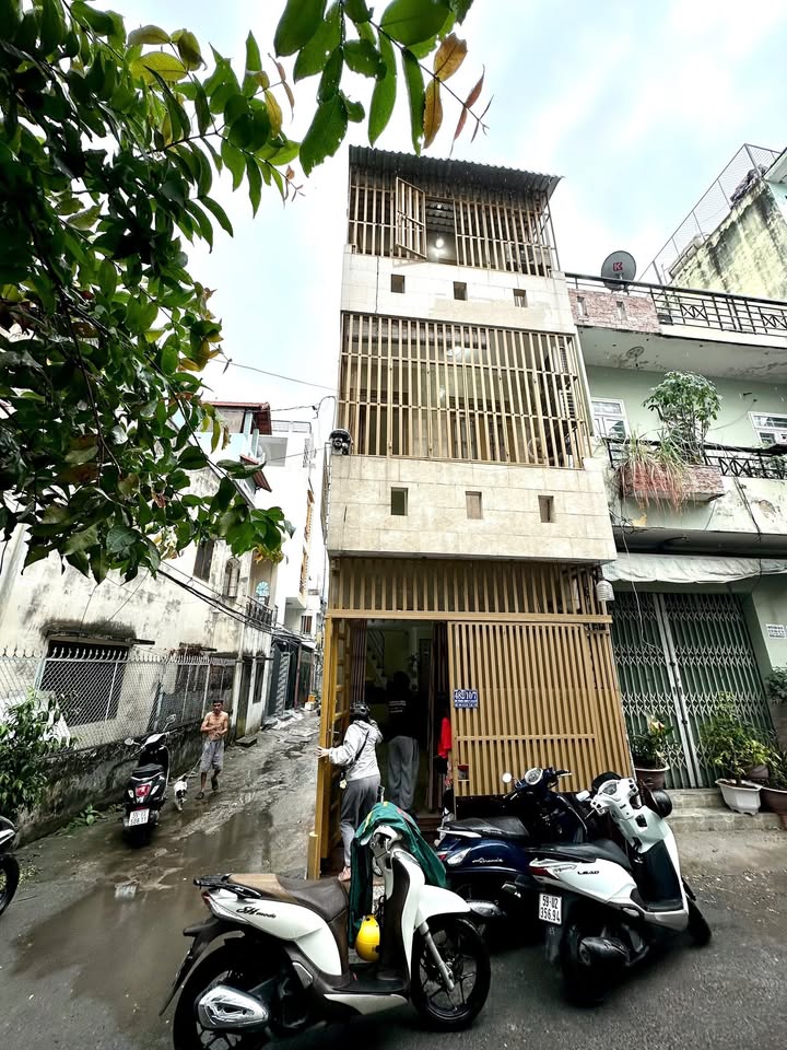 Nhà Riêng Nơ Trang Long 30m², Bình Thạnh - Ô tô vào tận nhà, 13 triệu/tháng!