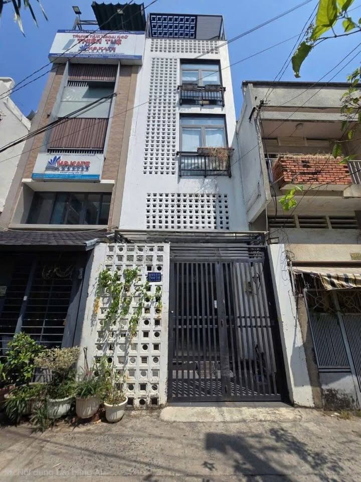 Nhà Hẻm Ô Tô CMT8, Tân Bình 56m² - Sẵn sàng ở ngay, 7.04 tỷ!