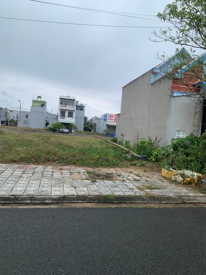 Đất nền Tuy Hòa 75m² Sổ đỏ chính chủ - Cách biển 500m!