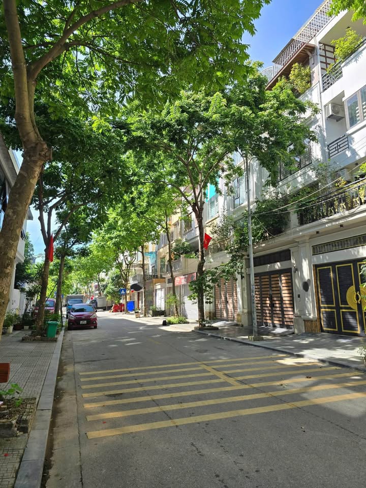 Nhà Phân Lô Hoàng Sâm, Cầu Giấy 52m² - Ô tô tránh, 5 tầng, 18 tỷ