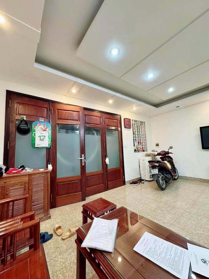 Nhà riêng Phương Mai, Đống Đa 47m² - Ô tô vào tận nhà, lô góc đẹp!