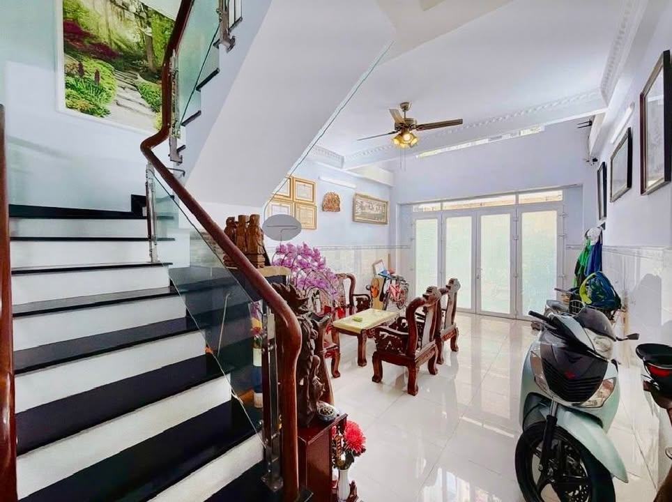 Bán Nhà 4 Tầng Đường Số Tân Quy, Quận 7 - 5PN, Sân Thượng, Xe Hơi Vào Nhà - 11 Tỷ