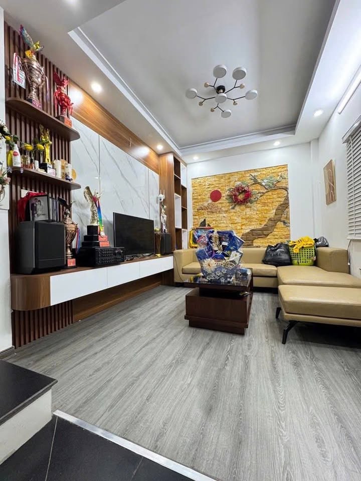 Nhà 32m² Hà Đông - 5 Tầng - Gần Hồ, Văn Quán - Giá 7 Tỷ