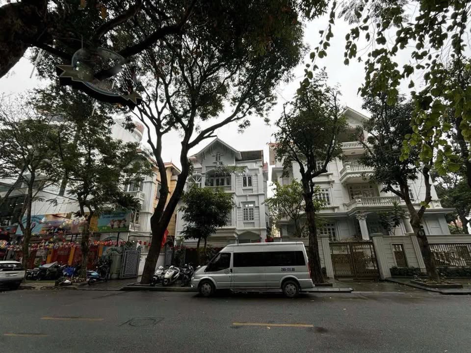 Cho thuê biệt thự Bán đảo Linh Đàm 252m², 100 triệu/tháng - Đẳng cấp sống