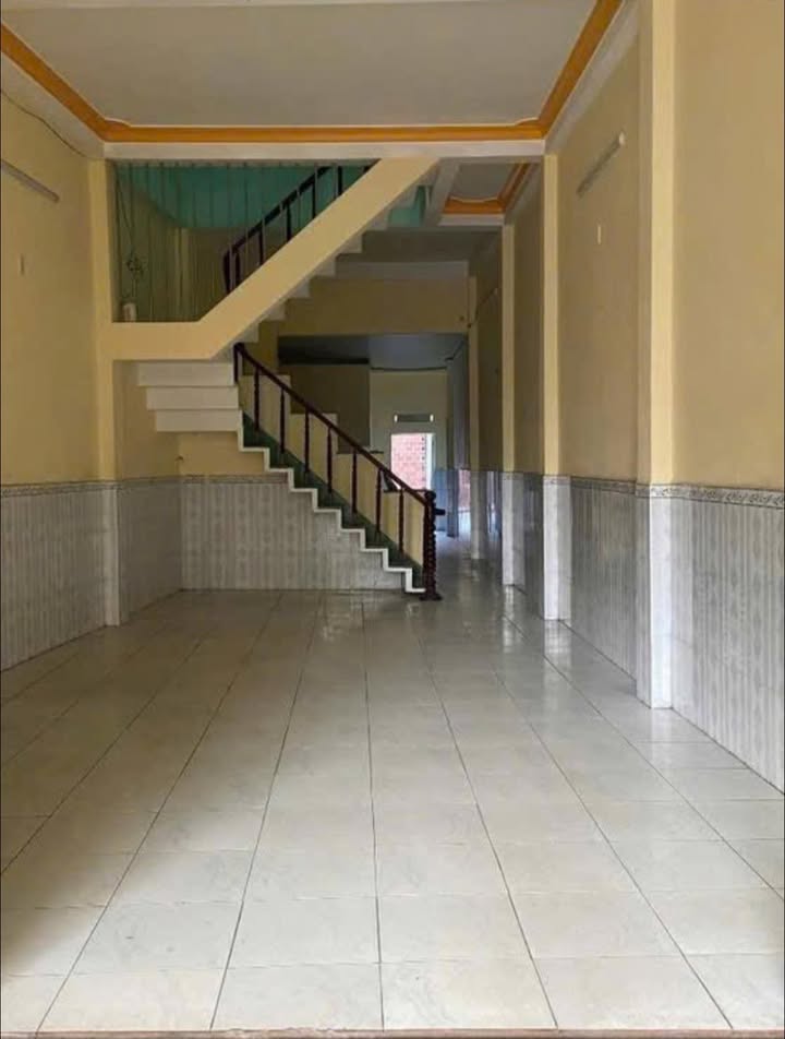 Nhà Nguyên Căn Mặt Tiền Bạch Đằng, Quy Nhơn - 116m², Giá 8 Triệu/Tháng