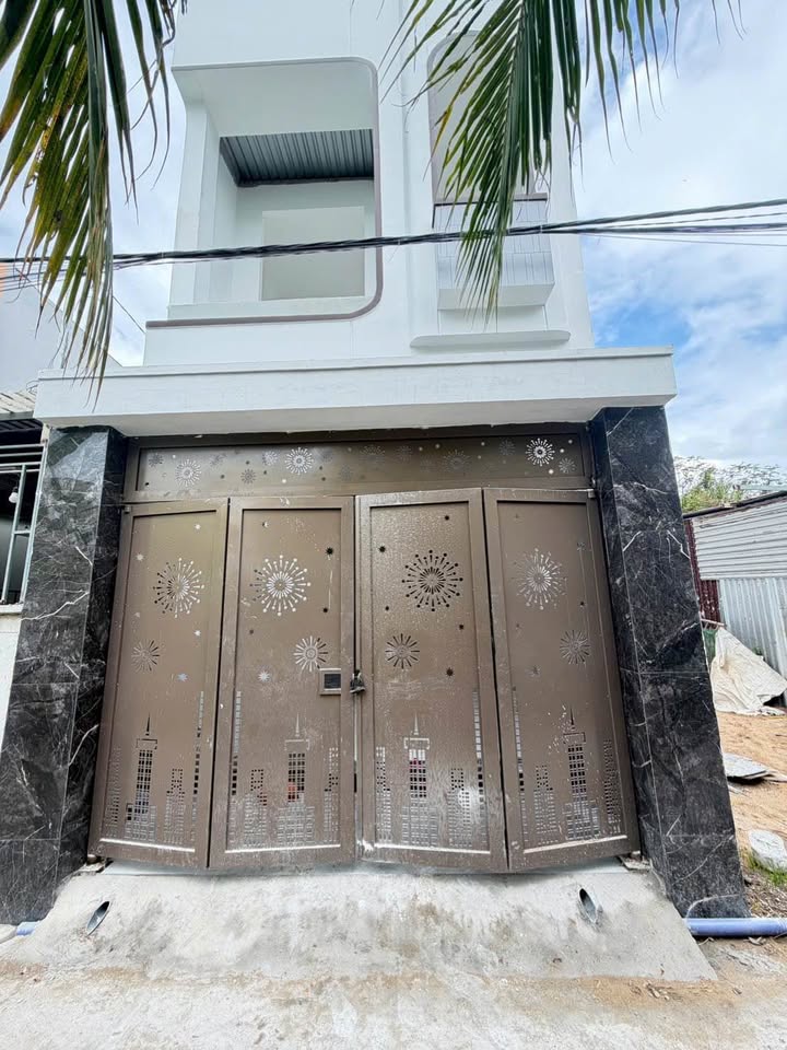 Nhà riêng P.3 Vĩnh Long 80m² giá 1.95 tỷ - Sổ hồng sẵn, thương lượng!