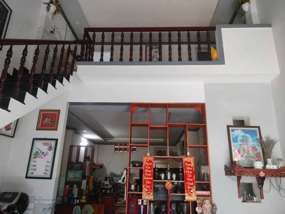Nhà 91.6m² Đường Nguyễn Văn Nhung, Vĩnh Long - Hẻm Oto, 3PN, Sổ Hồng