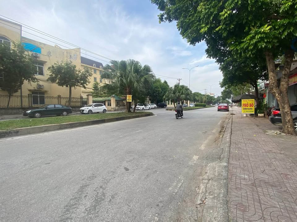 Đất Nền Đông Thành 227m² - Vị Trí Đắc Địa 3 Mặt Tiền Sổ Đỏ Sẵn