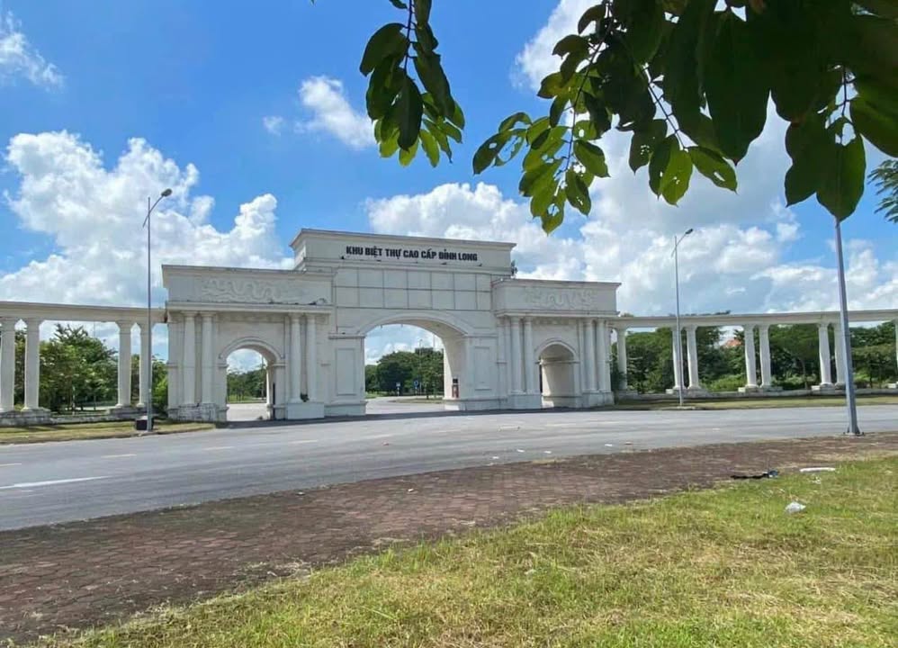 Bán Đất Biệt Thự Đỉnh Long 211m² - Mặt Tiền Rộng 11m Đường Lê Trọng Tấn