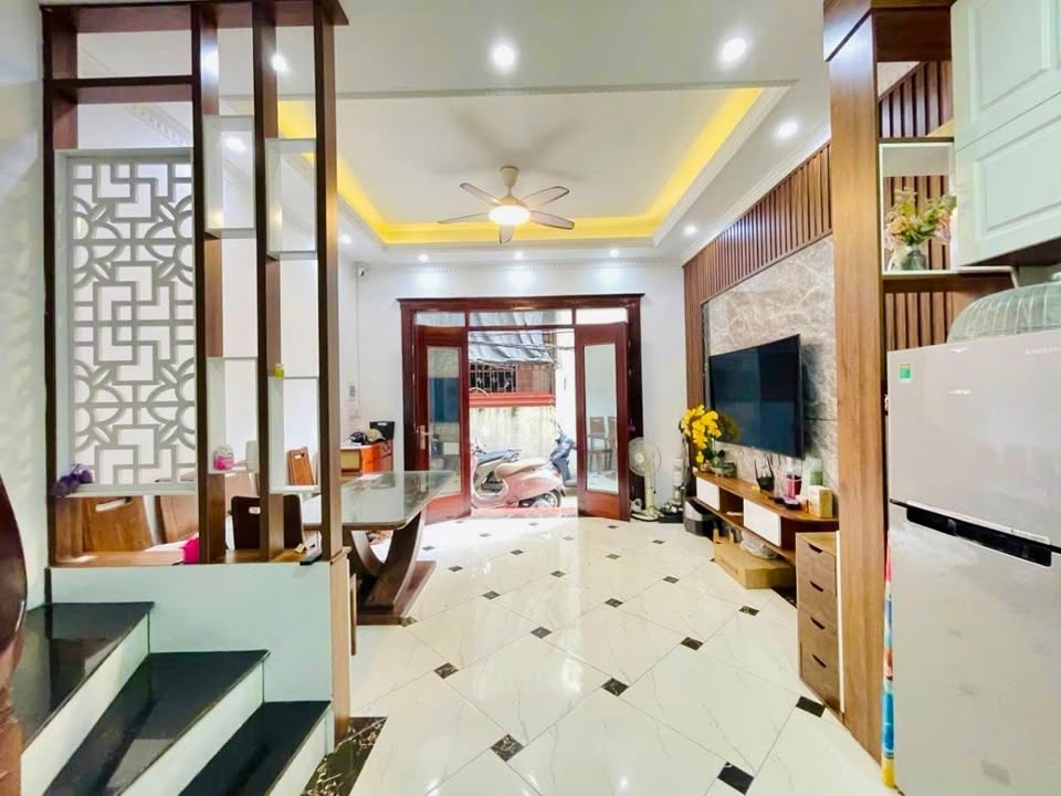 Nhà Phố Trương Định 33m² 5 Tầng - Ngay Ngã Tư Chợ Mơ - Sổ Đỏ Chính Chủ