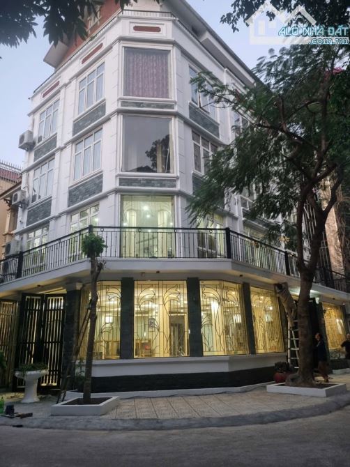Bán Tòa Nhà Văn Phòng Hạng A Tam Trinh 180m², 6 Tầng, Lô Góc - 66 Tỷ