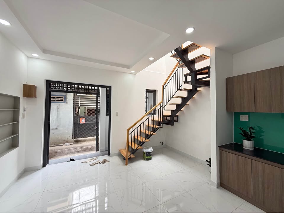 Nhà Phố 2 Tầng 2.58 Tỷ, 2PN - Sổ Hoàn Công, Gần Chợ Phương Sài, Nha Trang