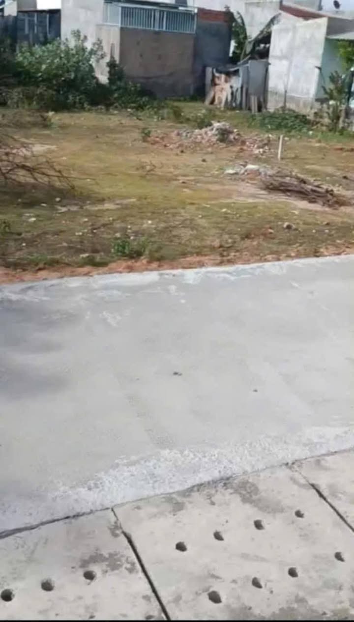 Đất Nền Biển Ninh Thuận 300m² - Sổ Đỏ Sẵn Sàng - 2.59 Tỷ