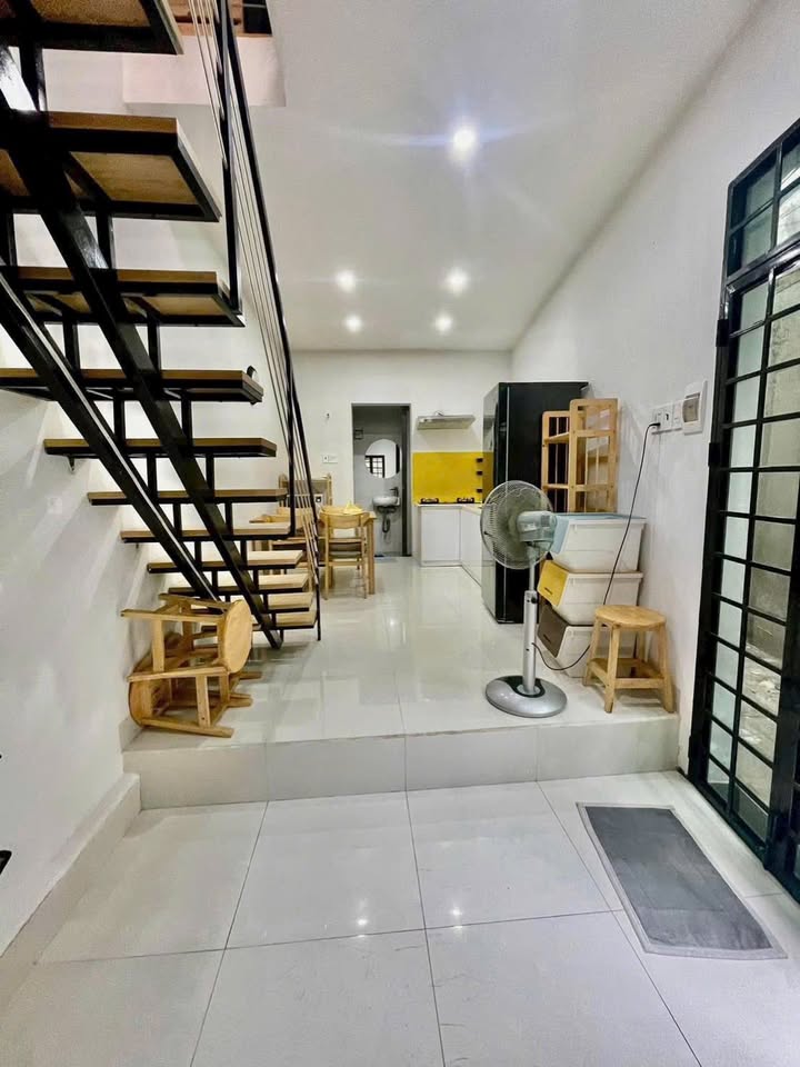 Nhà Homestay Xuân Diệu, Quy Nhơn - 25m² Sát Biển, Full Nội Thất Giá 1.8 Tỷ