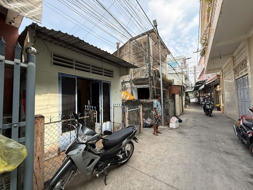 Nhà Phường 2 Mỹ Tho Hướng Đông 28m² - Sổ Hồng Riêng, Giá 550 Triệu