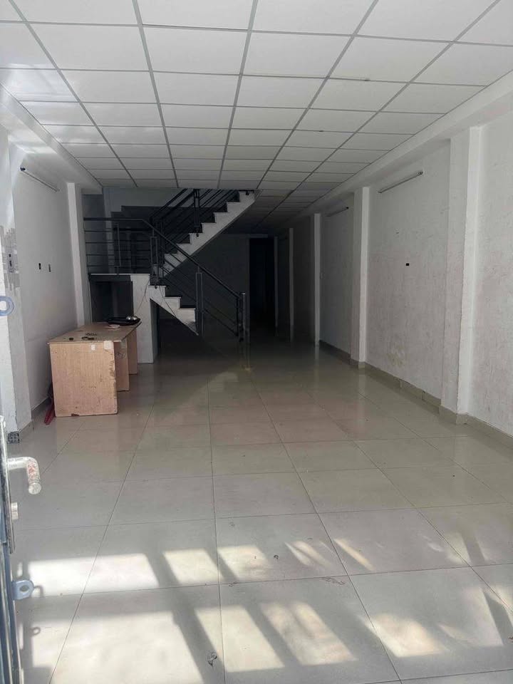 Cho thuê nhà Mặt tiền 3/2, Quận 10 - 80m², 2PN, Giá 25 Triệu/Tháng