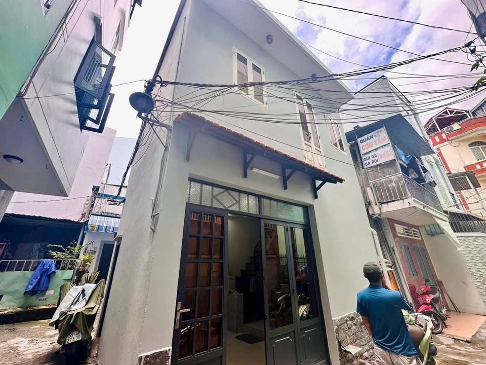 Nhà Nguyên Căn Bùi Đình Tuý 32m² 8.8 Triệu - Sẵn Sàng Ở Ngay!