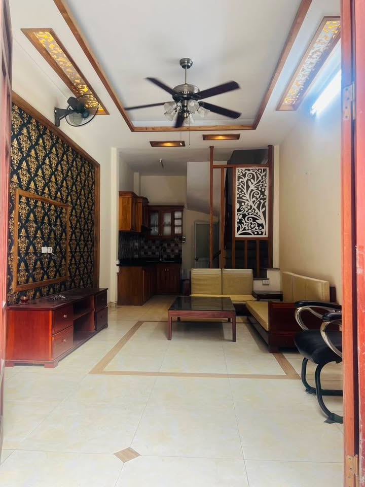 Nhà riêng Lĩnh Nam, Hoàng Mai 35m² - Ô tô vào tận nhà!