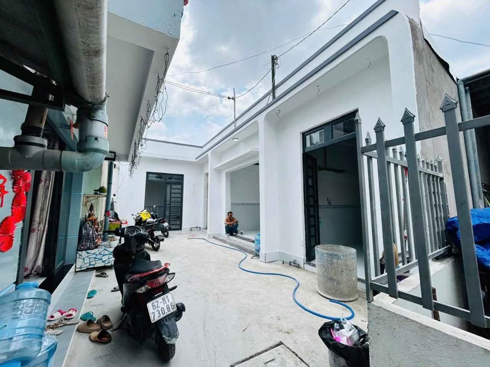 Nhà riêng Thị trấn Cần Giuộc 48m² giá 1.7 tỷ - Sổ hồng sẵn!