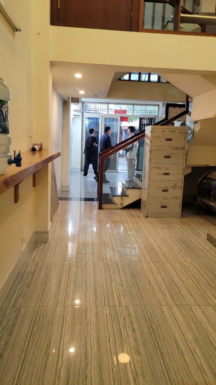 Nhà Mặt Tiền Quận 6 64m² - Sẵn sàng ở ngay!