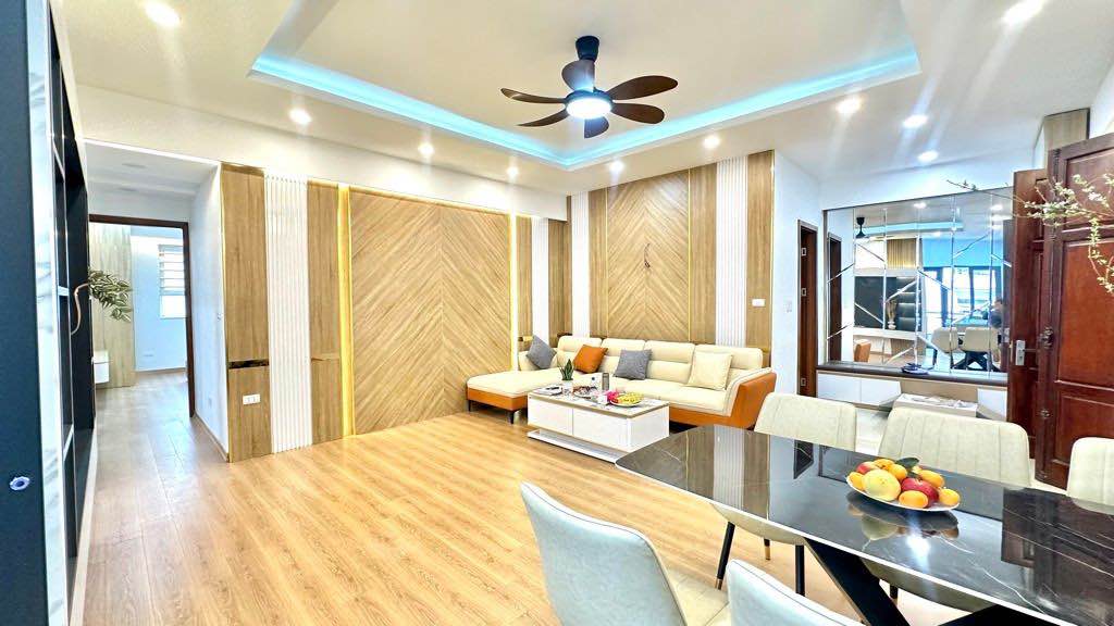 Chung cư Tòa Lạc 112m² - Căn góc 3 thoáng, 8 tỷ - Sẵn sàng vào ở ngay!