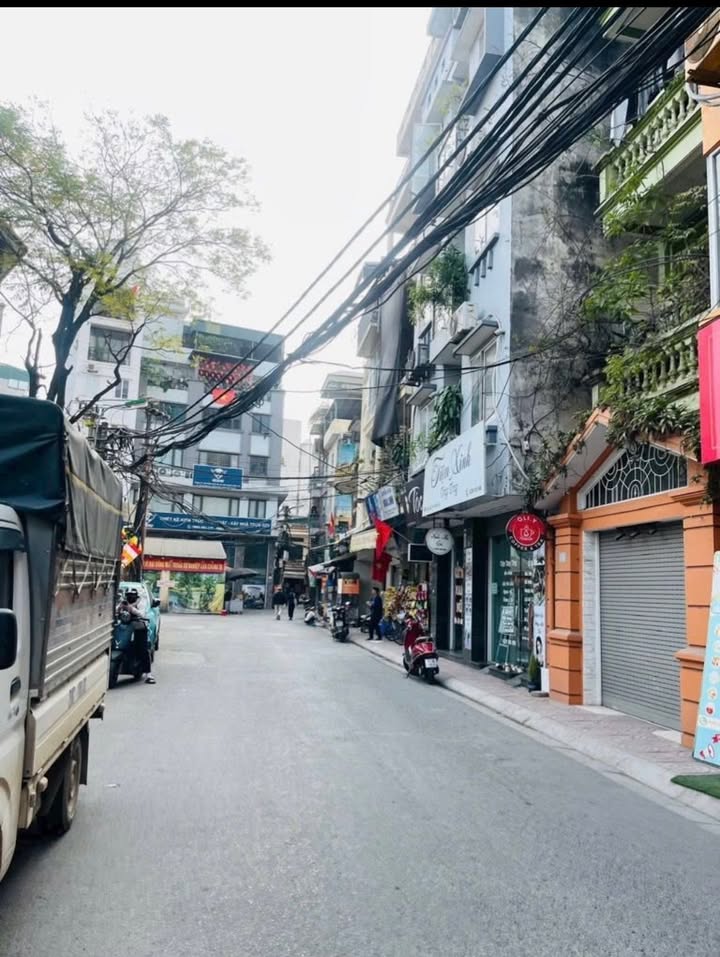 Nhà phố Vũ Tông Phan 30m² - Ô tô đỗ cửa, kinh doanh đỉnh!