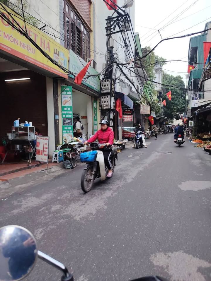 Nhà mặt phố Hoàng Mai 83m² giá 16 tỷ - Mặt tiền kinh doanh!