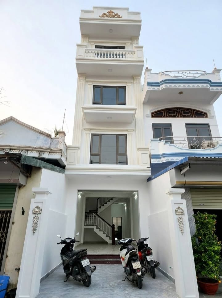 Nhà Mặt Tiền Ngô Gia Tự, HP 69m² - 4 Tầng Kinh Doanh, 4PN, Sẵn Sổ Đỏ