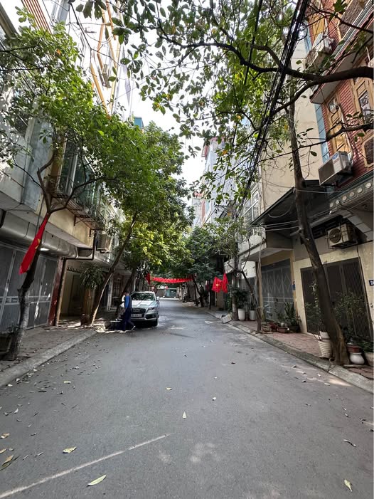 Nhà Phố Xã Đàn, Đống Đa 30m² - Mặt tiền kinh doanh sầm uất!