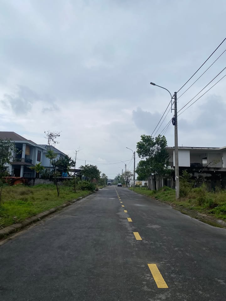 Bán đất mặt tiền Phan Thanh Giản, Đông Hà - 250m², Hướng Đông, Giá tốt