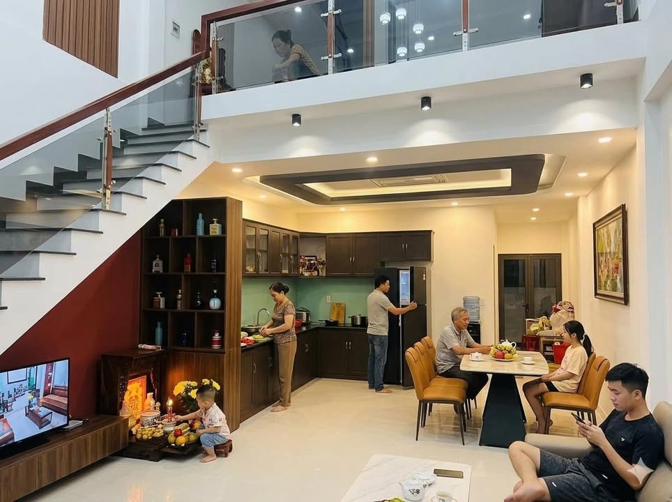 Nhà 2 Tầng Ngang 6m Trung Tâm TP. Quảng Ngãi - Sẵn Sàng Ở Ngay!