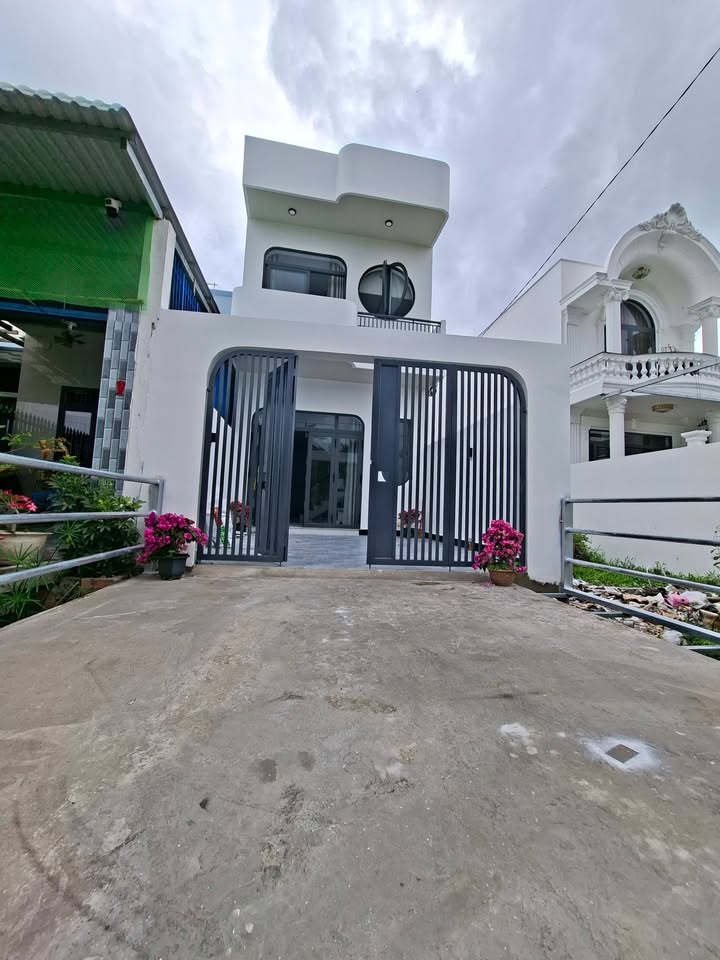 Nhà phố Trung An Mỹ Tho 99m² giá 2.1 tỷ - Ô tô vào tận nhà!