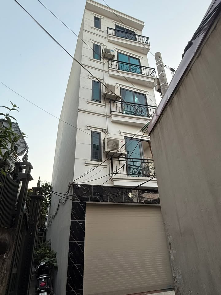 Nhà Lô Góc 5 Tầng Ô Tô Vào Nhà - Tả Thanh Oai, Hà Nội - 30m²