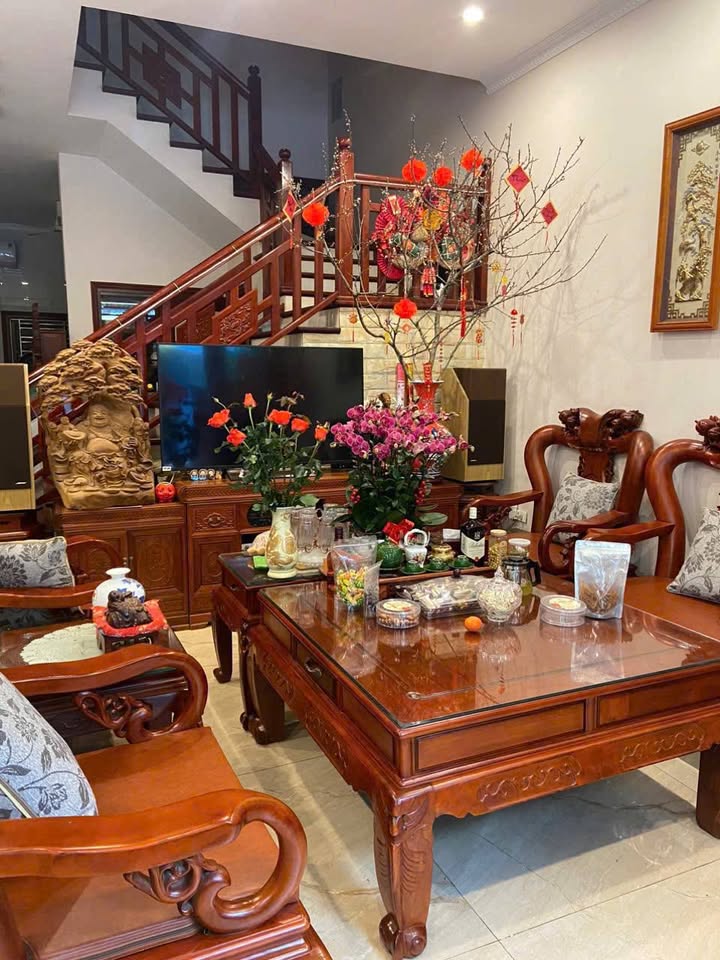 Cho thuê nhà 4 tầng, 4 PN khép kín, ô tô đỗ cửa tại Bắc Ninh