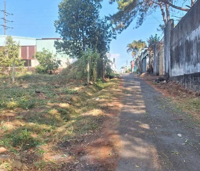 Đất Phan Huy Ích Pleiku 350m² 2.39 tỷ - Đường ô tô