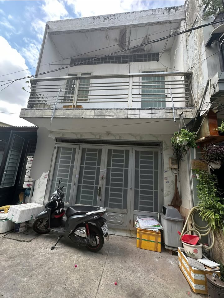 Nhà riêng Đường Chiến Lược Bình Tân 40m² giá 5 triệu - Sẵn sàng ở ngay!