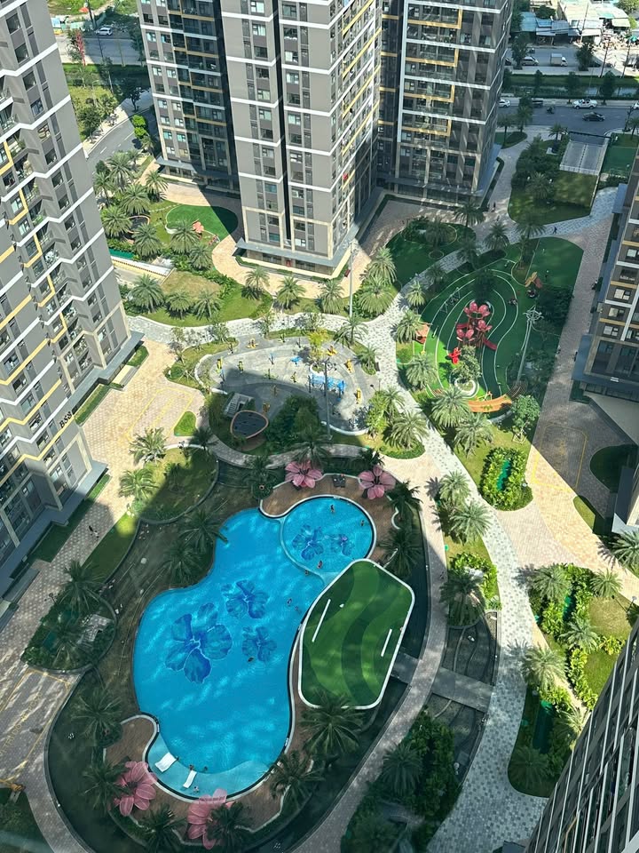 Căn hộ 1PN Vinhomes Grand Park 47m² - View Hồ Bơi & Sông, Sẵn Sàng Ở Ngay!