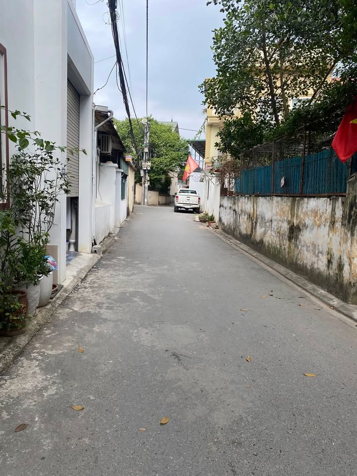 Nhà Phố Bát Tràng 85m² Gia Lâm - Ô tô vào tận nhà, chỉ 6 tỷ!