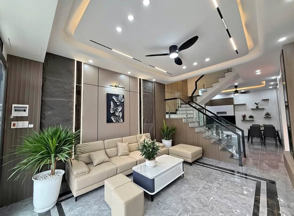 Nhà 5 tầng Việt Hưng 45m² - Sổ đỏ sẵn sàng, sát Big C Long Biên